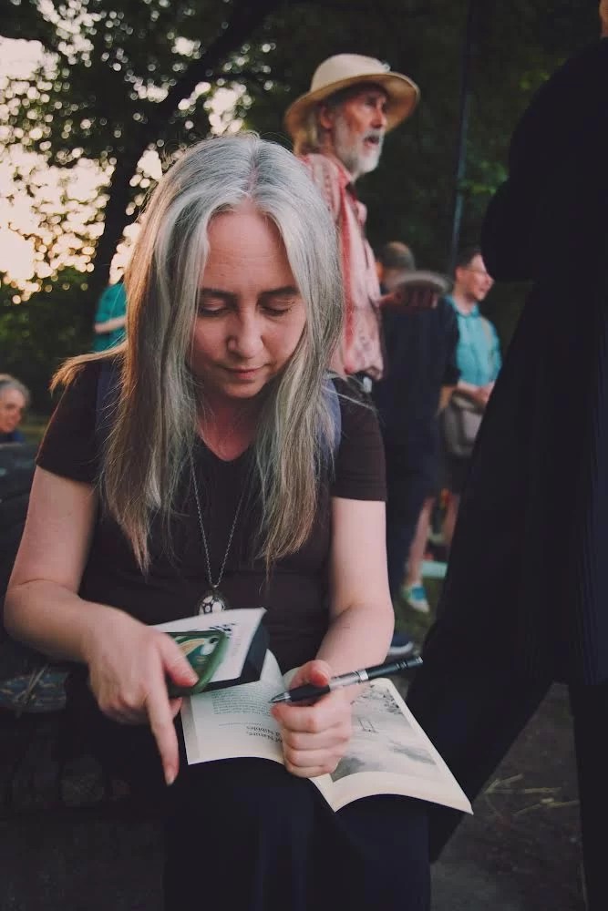 WiK launch Karen signing (photo by AdeB)